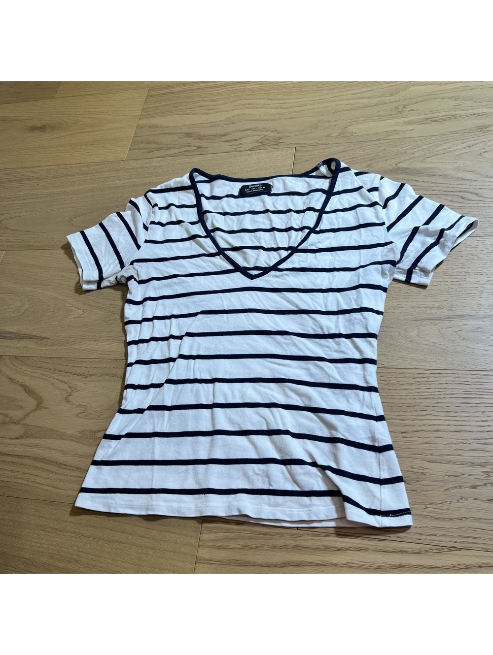 Bershka Women's White Tee – Size L